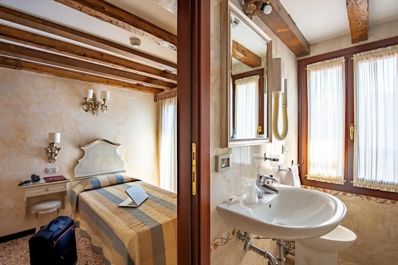 ונציה Hotel Mercurio