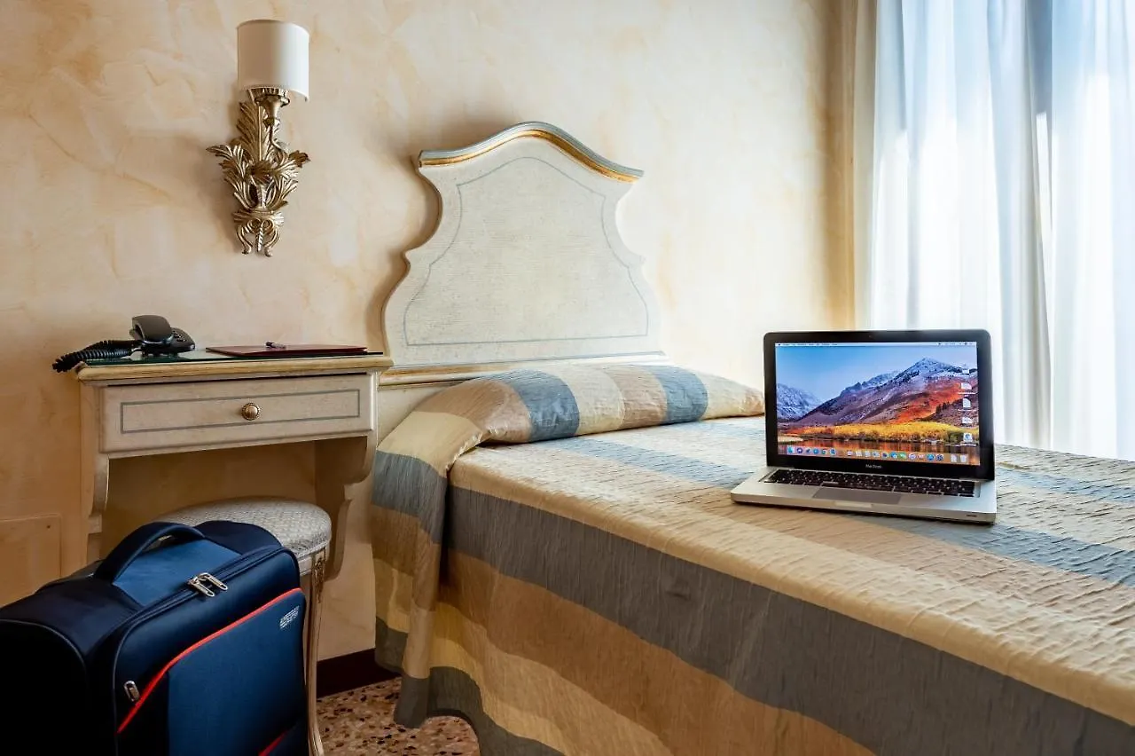 ונציה Hotel Mercurio